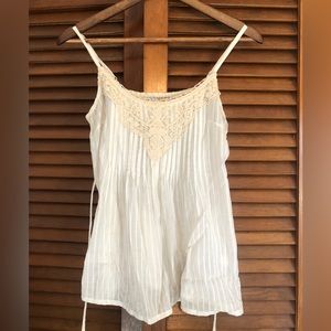 Linen spaghetti top size Medium by: MUDD